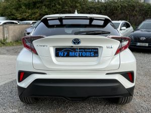 2017 Toyota C-HR 1.8 HYBRID AUTO - Image 4