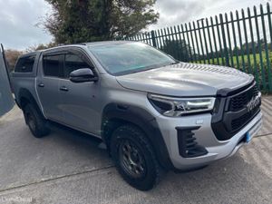 Toyota Hilux 232 GR SPORT 2.8 TD CREWCAB PU ORIGIN - Image 2