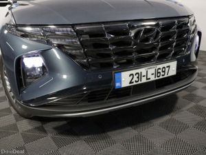 Hyundai Tucson Executive Plus Diesel 1.6L SUV - Av - Image 4