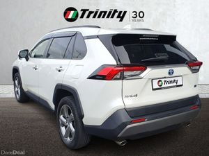 Toyota RAV4 GLASS ROOF ** 2.5 HYBRID ** HIGH SPEC - Image 3