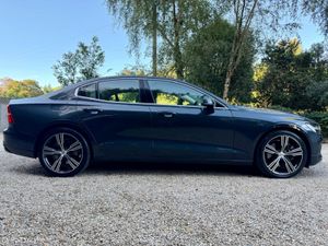 Volvo S60 T8 INSCRIPTION *Adaptive Cruise ControlH - Image 3