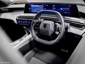 Peugeot 5008 Allure Hybrid Auto 145HP - Image 2