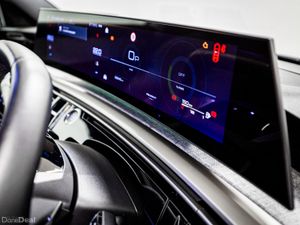 Peugeot 5008 Allure Hybrid Auto 145HP - Image 3