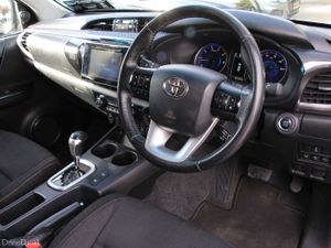 Hilux Invincible Auto * Low Kms - Image 3