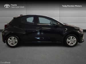 Toyota Yaris HYBRID LUNA - Image 3