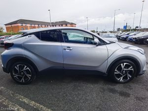 TOYOTA C-HR 1.8 SPORT AUTOMATIC PETROL HYBRID - Image 4