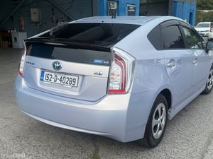 2015 Toyota Prius Hybrid Automatic - Image 4
