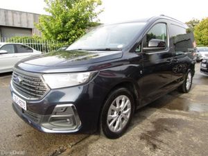 Ford Tourneo Connect Grand Tourneo LWB Titanium 11 - Image 3