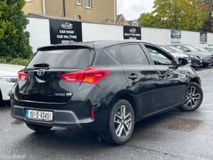 Toyota Auris 2015 1.8 Petrol-Hybrid Automatic - Image 4