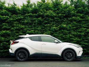 Toyota C-HR Hybrid 2017 | Stylish Hybrid SUV - Image 4