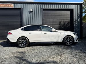 241 BMW 530 M-SPORT HIGH SPEC - Image 4