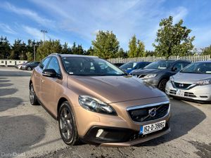 VOLVO V40 2015 2.0, DIESEL D4 CROSS COUNTRY - Image 3