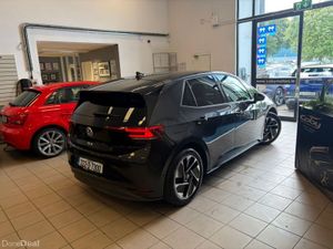Volkswagen ID.3 PRO 150 KW Life DX 58kwh204HP ELEC - Image 3
