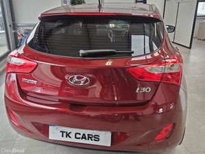16 HYUNDAI I30 DELUXE AUTOMATIC - Image 4