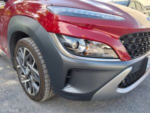 Hyundai KONA HYBRID **PRISTINE CONDITION ** - Image 4