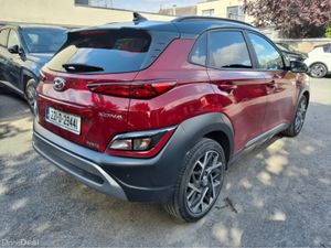 Hyundai KONA HYBRID **PRISTINE CONDITION ** - Image 2
