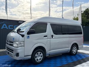 Toyota HiAce 4WD 3.0L DIESEL - 7 SEATS - AUTO - 12 - Image 3