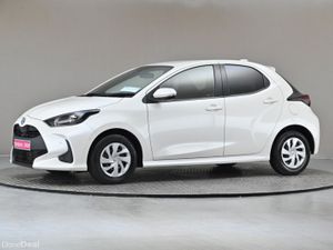 Toyota Yaris 1.5 PETROL HYBRID **REVERSE CAM**PARK - Image 4