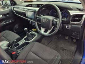 Toyota Hilux HILUX 2.4 D4D INVINCIBLE 4WD D - Image 3