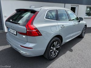 241 Volvo XC60 T6 PHEV CORE AWD 5DR AUTO - Image 4