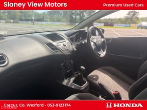 Ford Fiesta MCA ZETEC 1.25 60PS M5 4DR - Image 3
