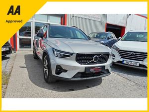 Volvo XC40 2023 PLUS T4 Petrol Plug In Hybird - Image 4