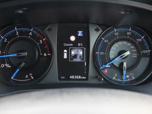 Hilux Invincible X * Auto * Low Kms * High spec - Image 3