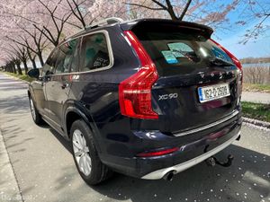 2016 Volvo XC90 D5 (235hp) AWD Momentum Geartronic - Image 4