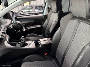 Peugeot 5008 Allure 2018 1.2 Petrol - Image 4