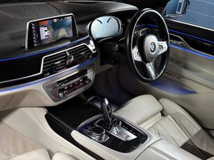 2017 BMW 7-Series 740e Plug In Hybrid ONLY 22k Kms - Image 4