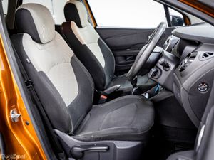 Renault Captur Iconic 1.5 Diesel 90HP - Image 3