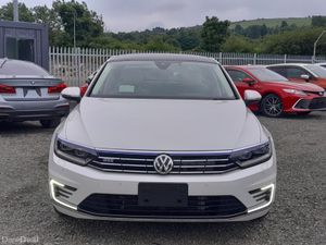 Volkswagen Passat GTE ADVANCE - 1.4L Petrol PLUG I - Image 2