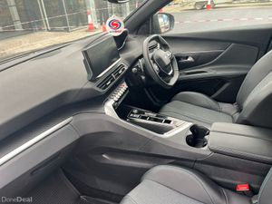 Peugeot 5008 1.2 Hybrid 136bhp E-DCS6 Allure - SUM - Image 3