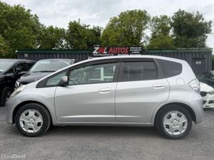 10 Honda Fit Hybrid - Image 4