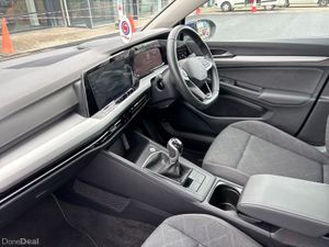 Volkswagen Golf 2.0 TDI 115HP Life - Image 3