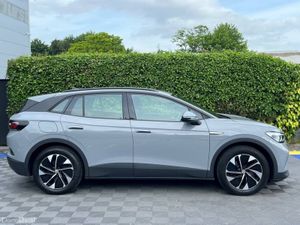 Volkswagen ID.4 PURE 52KWH AUTO // DIAMOND CUT ALL - Image 2