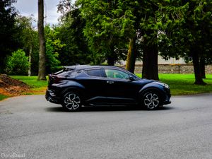 2018 Toyota C-HR 1.8 Petrol Hybrid Auto G Package - Image 4