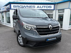 2023 Renault Trafic 9 Seater Bus - Image 4