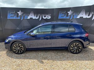 Volkswagen Golf Style eTSI DSG 2024 - Image 2