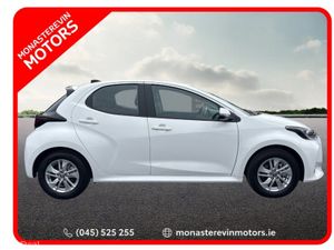 Toyota Yaris HEV LUNA 4DR AUTO - Image 3