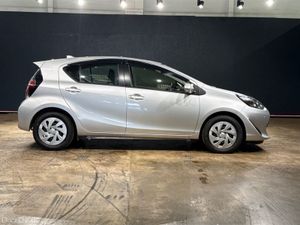 Toyota Aqua 1.5 HYBRID S BUSINESS PACKAGE - CREAM - Image 2