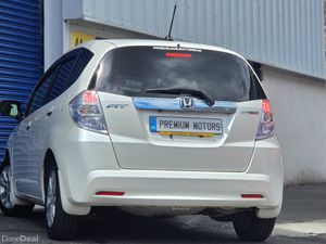 Honda Fit Hybrid Automatic - Image 3