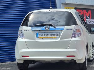 Honda Fit Hybrid Automatic - Image 4