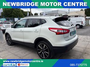 Nissan Qashqai 1.5 DSL SVE + GLASS ROYALE ROOF 4DR - Image 3