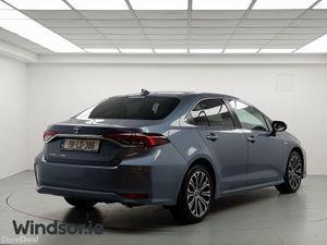 Toyota Corolla 1.8 Hybrid Luna Sport Saloon - Image 3