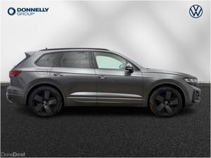 Volkswagen Touareg Diesel Estate Black Edition - Image 4