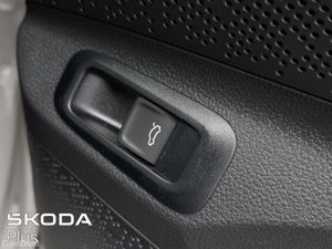 Skoda Enyaq **LIMITED STOCK**FOR IMMEDIATE DELIVER - Image 3