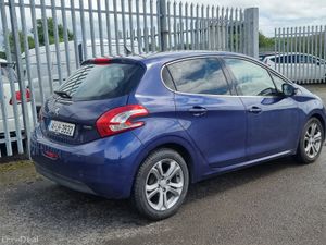 €6999 Automatic Peugeot 208 2014 automatic  €6999 - Image 2