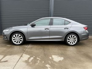 Skoda Octavia STYLE 2.0 TDI 115bhp  *AUTOMATIC * - Image 4