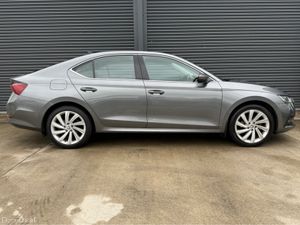 Skoda Octavia STYLE 2.0 TDI 115bhp  *AUTOMATIC * - Image 3